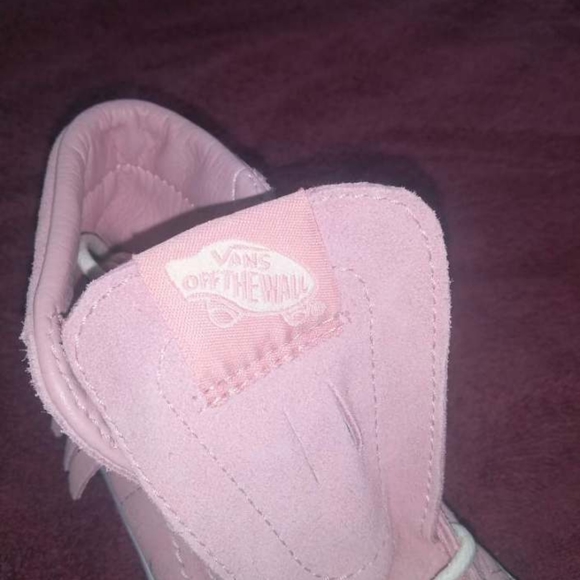 Vans - Picture 2 of 6